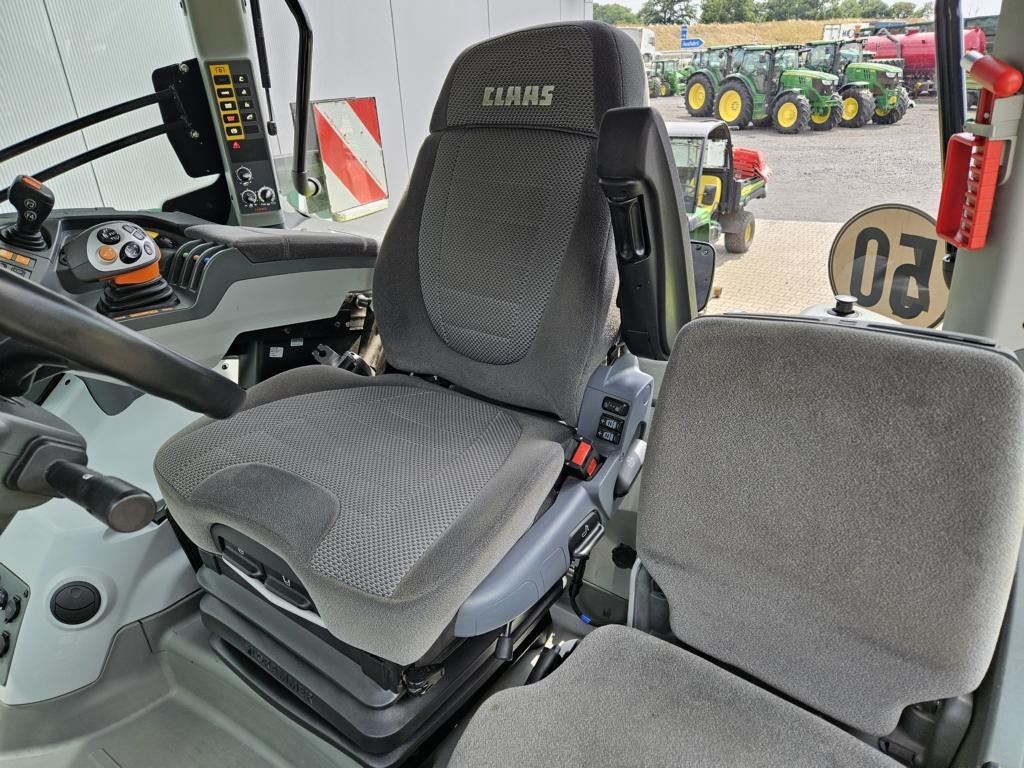 Tractor CLAAS Axion 810 CMATIC
