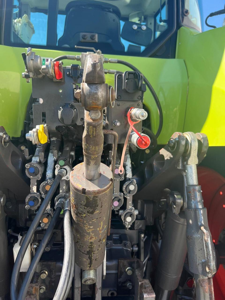 Tractor CLAAS Axion 820 CMATIC, FZW, FKH, TOP