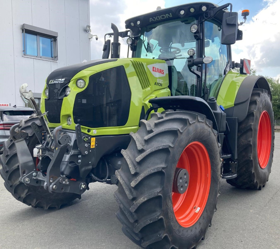 Tractor CLAAS Axion 830 CMATIC