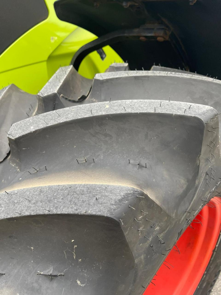 Tractor CLAAS Axion 840 CIS Hexashift