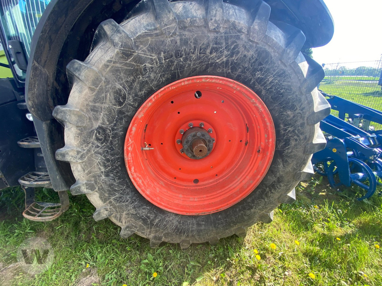 Tractor CLAAS Axion 850