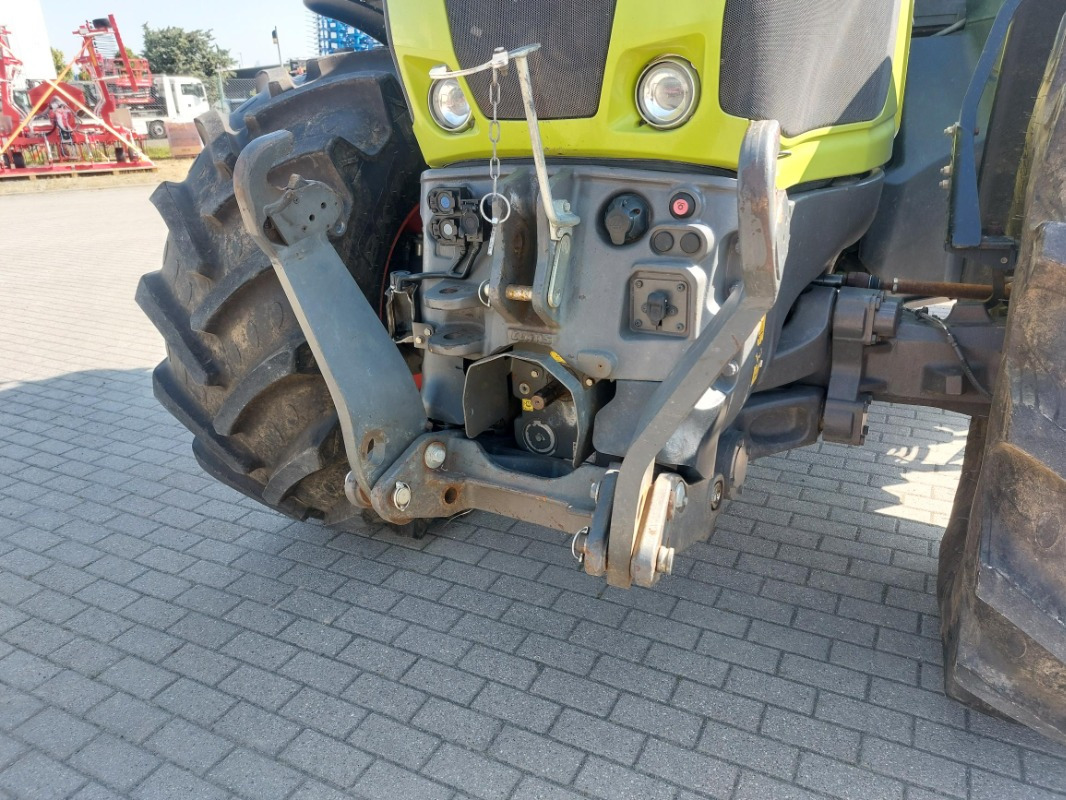 Tractor CLAAS Axion 850