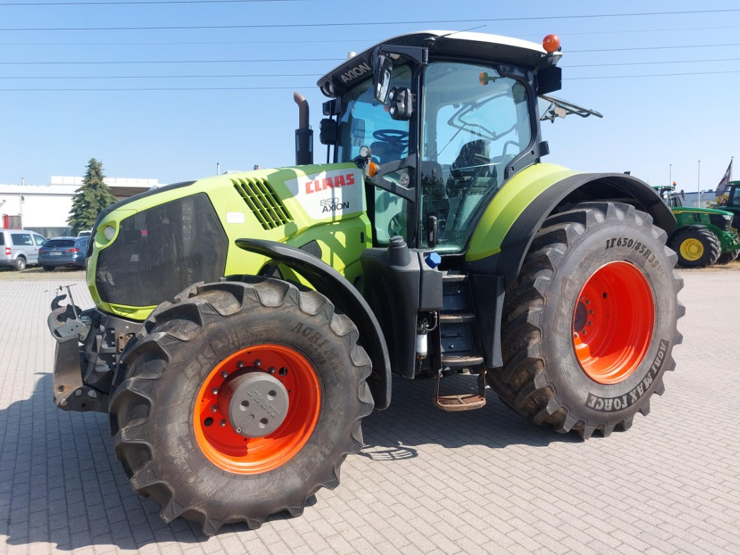 Tractor CLAAS Axion 850