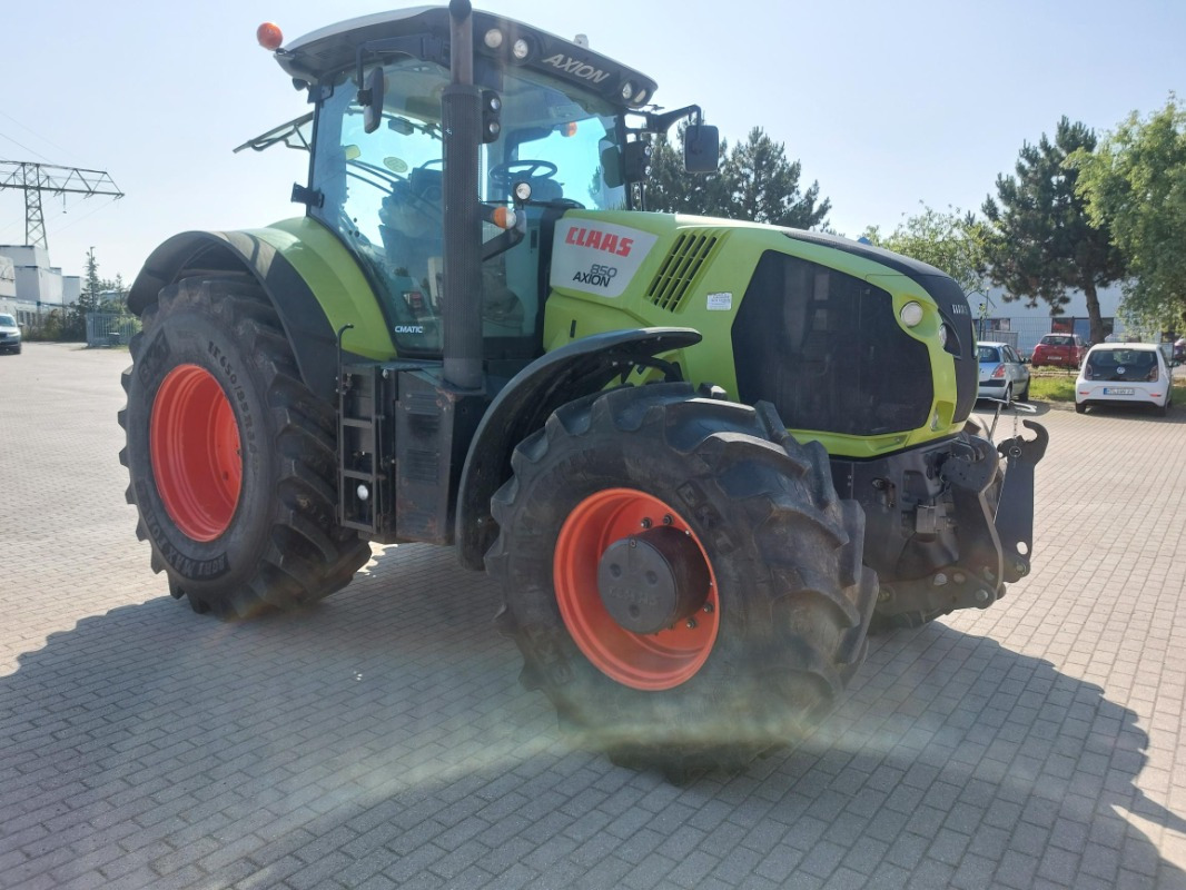 Tractor CLAAS Axion 850