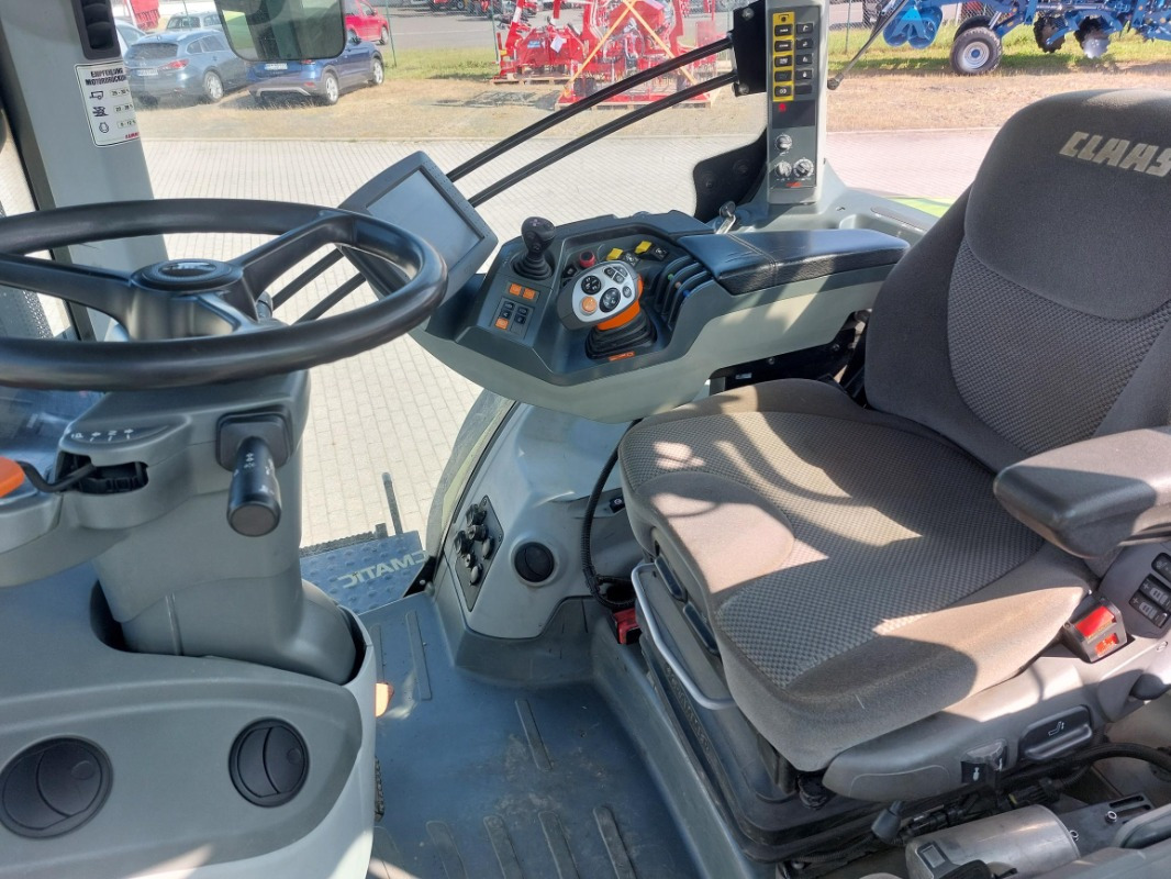 Tractor CLAAS Axion 850
