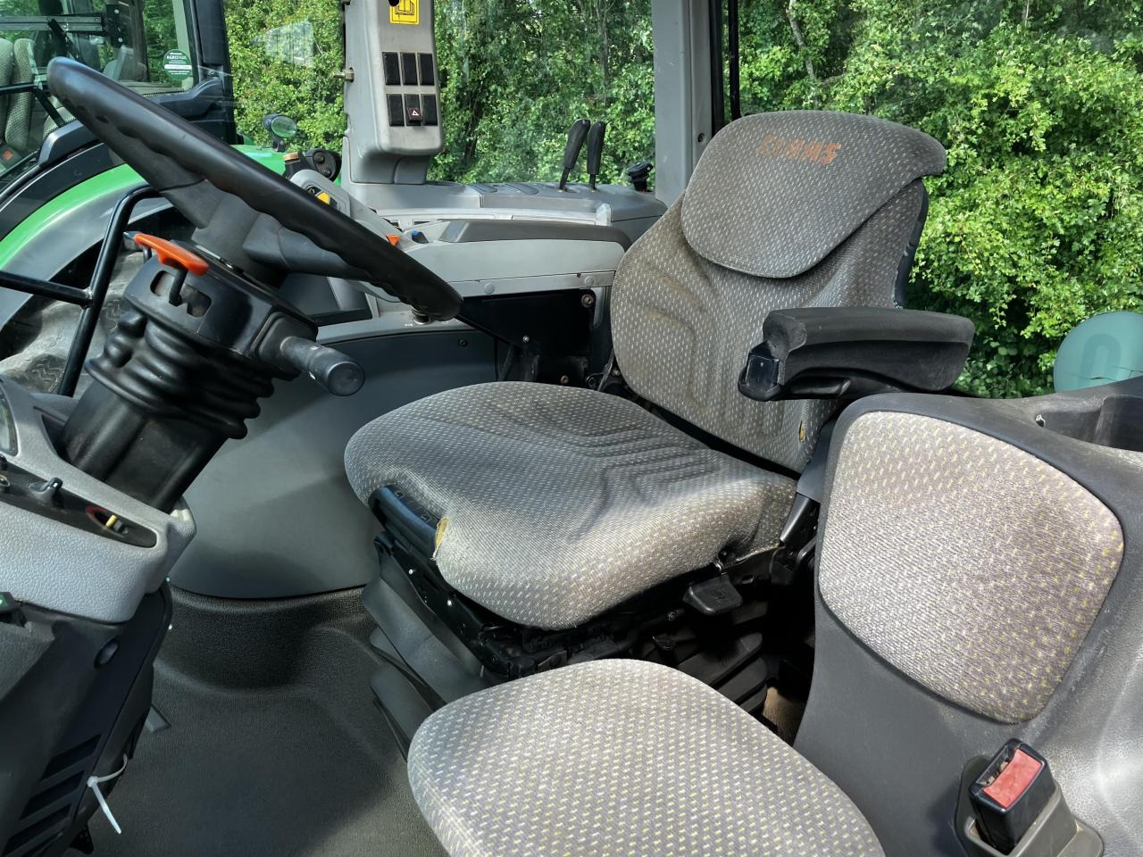 Tractor CLAAS Axion 850