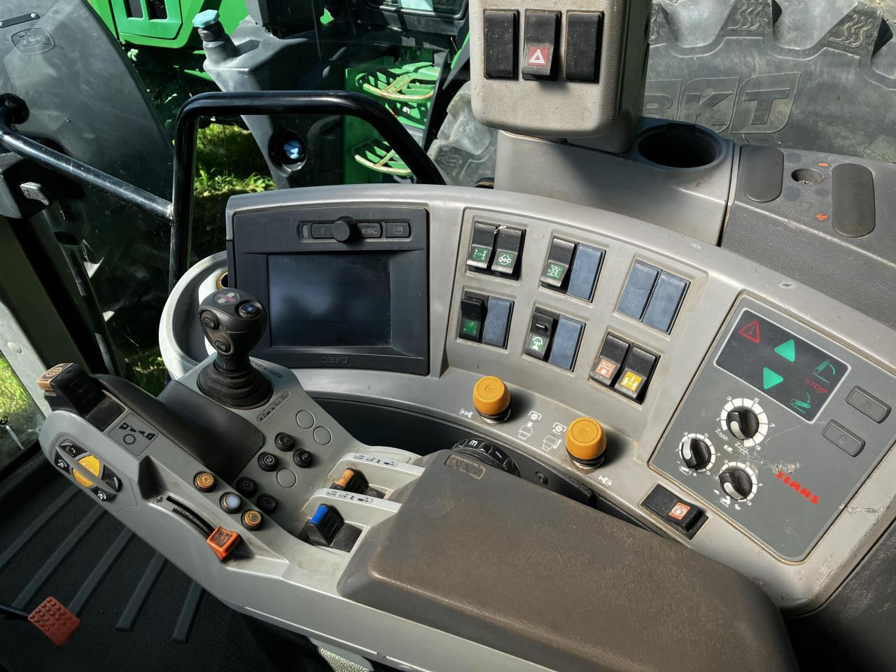 Tractor CLAAS Axion 850