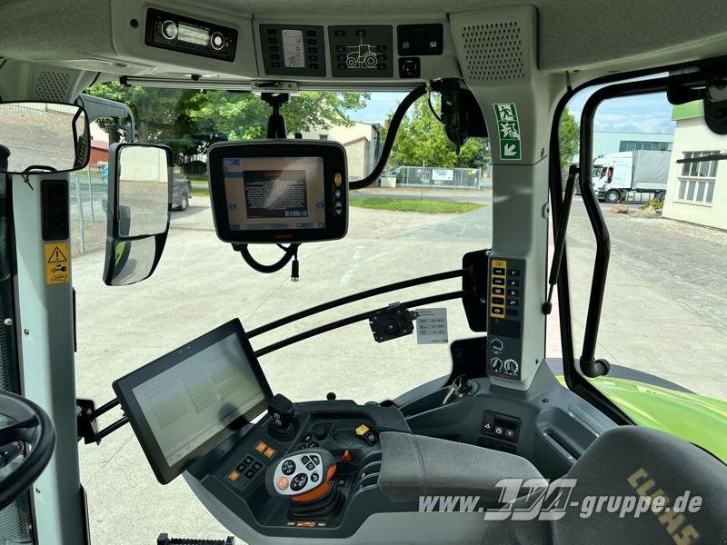 Tractor CLAAS Axion 870