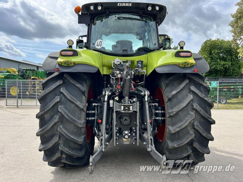 Tractor CLAAS Axion 870
