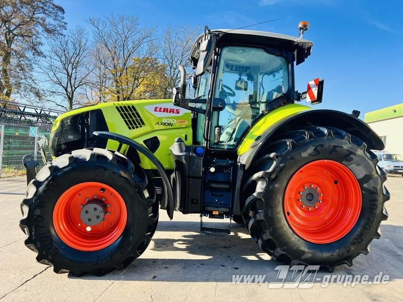 Tractor CLAAS Axion 870