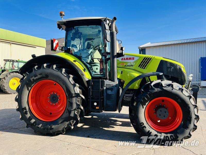 Tractor CLAAS Axion 870