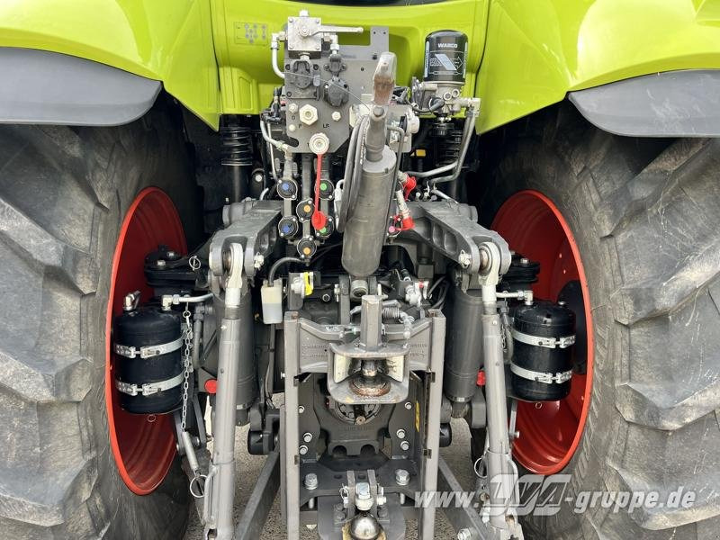 Tractor CLAAS Axion 870