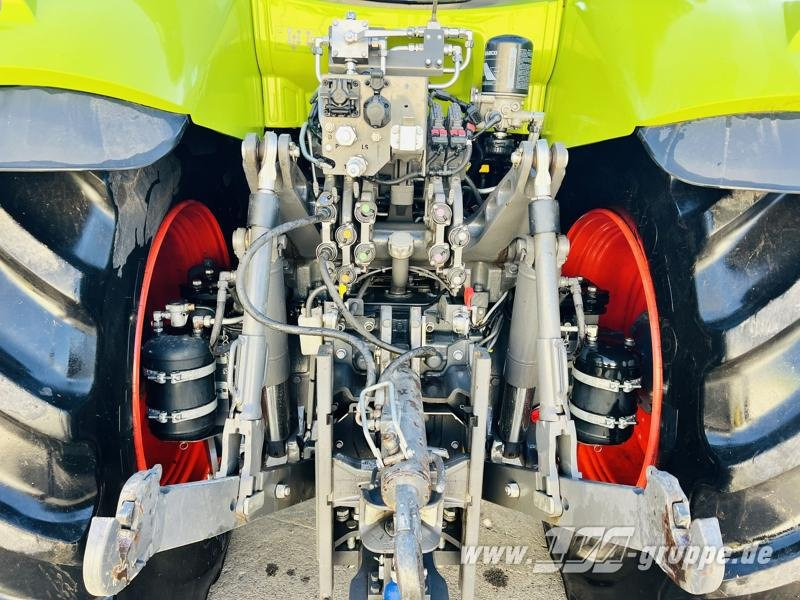 Tractor CLAAS Axion 870