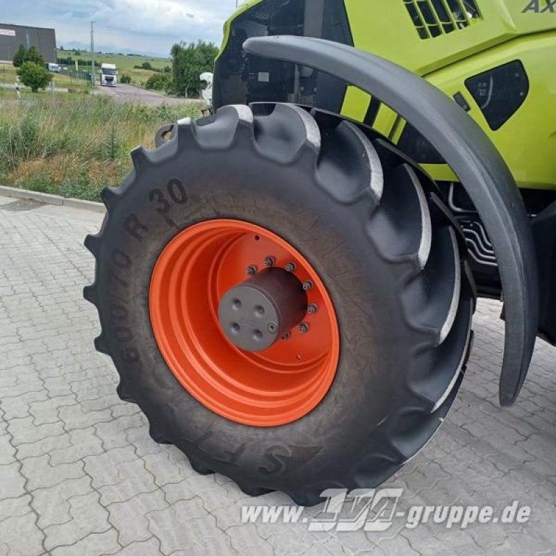 Tractor CLAAS Axion 870