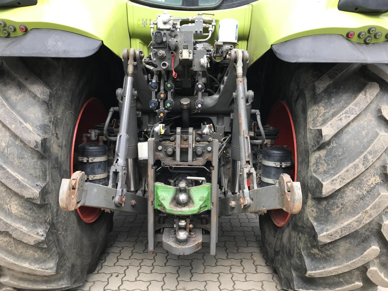 Tractor CLAAS Axion 870