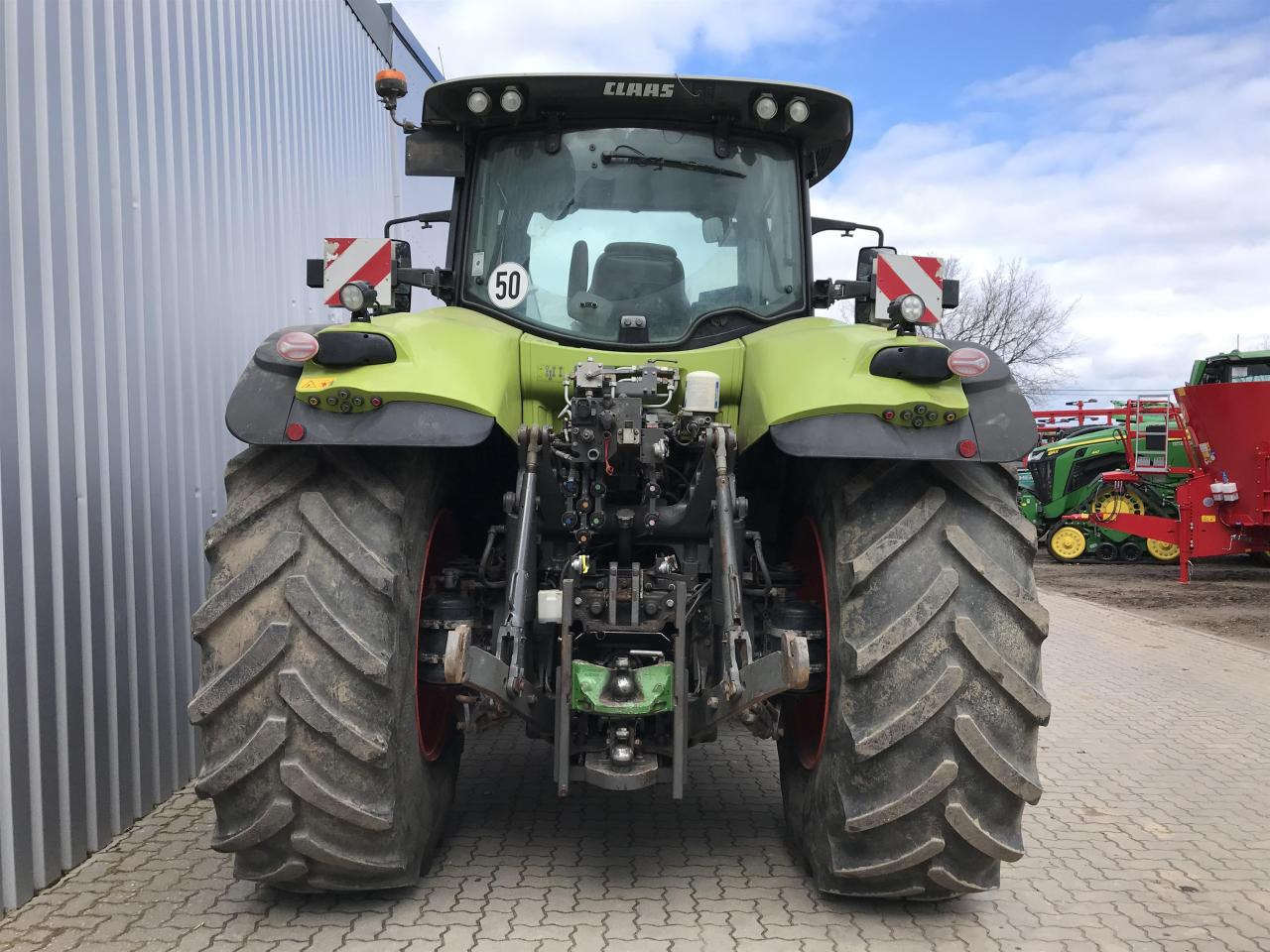 Tractor CLAAS Axion 870