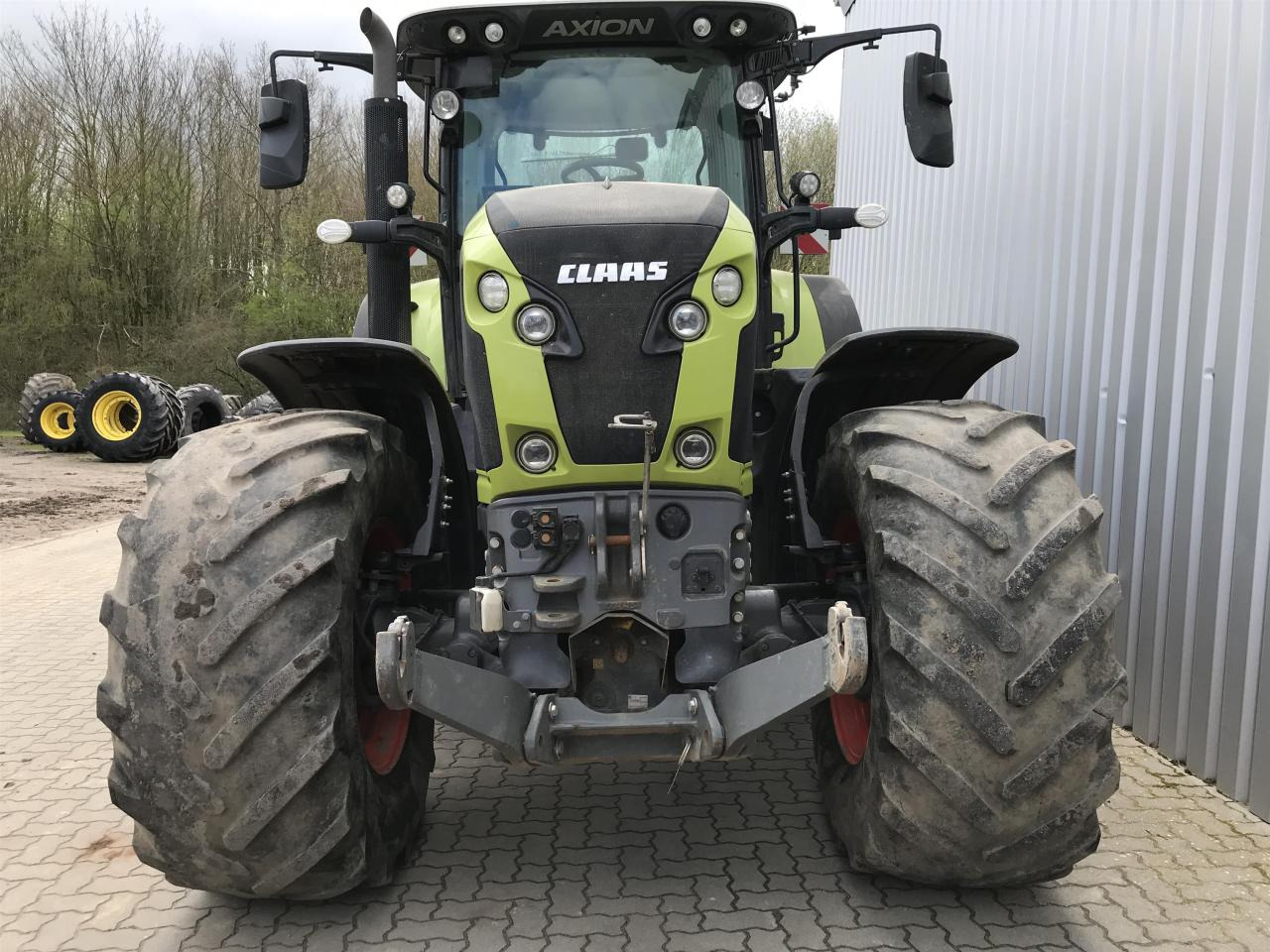 Tractor CLAAS Axion 870