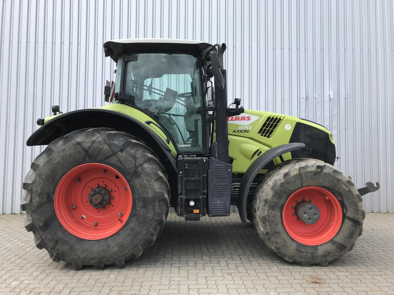 Tractor CLAAS Axion 870
