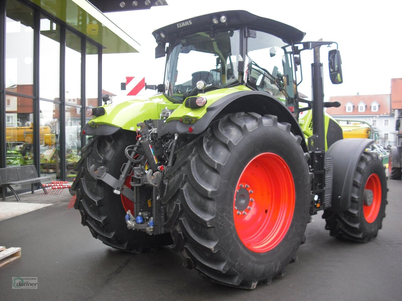 Tractor CLAAS Axion 870 CMATIC CEBIS