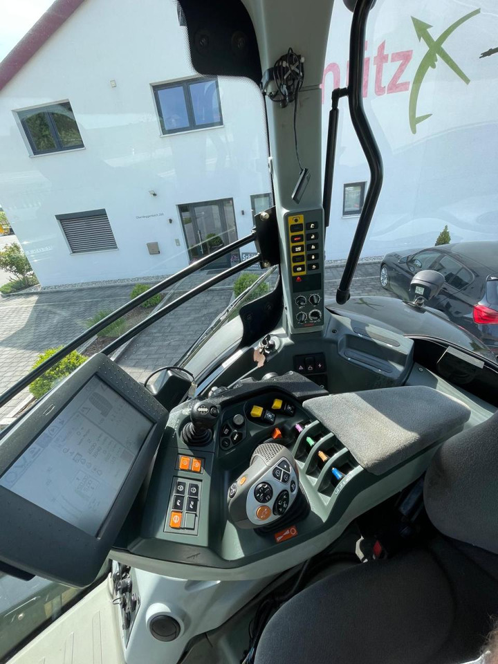 Tractor CLAAS Axion 920 CMATIC mit FZW, Black, Schwarz