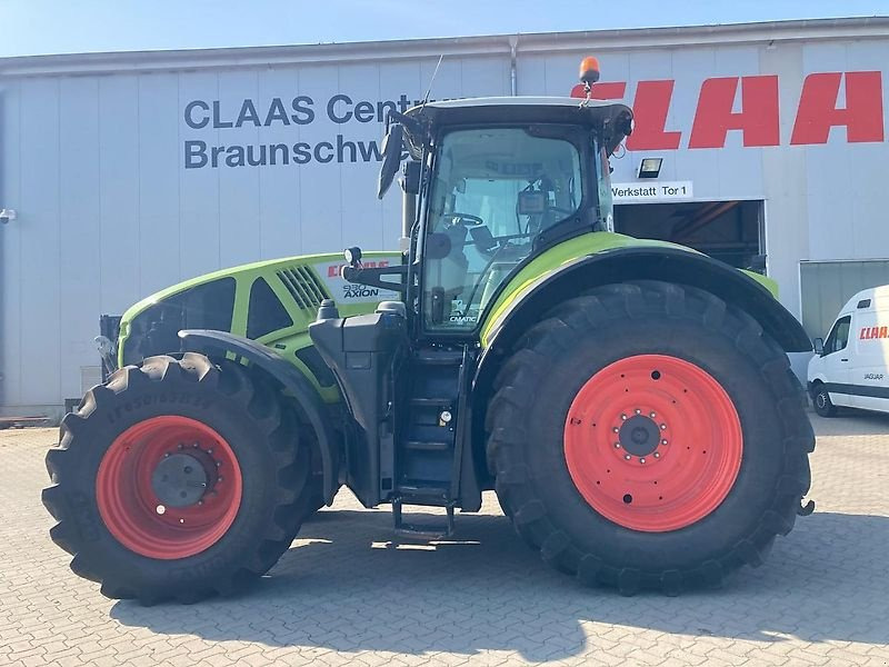 Tractor CLAAS Axion 930