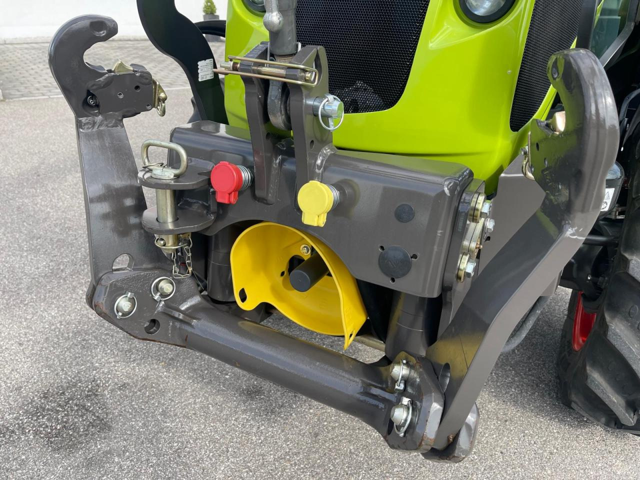 Tractor CLAAS Nexos 210 inkl. Frontlader, Frontzapfwelle