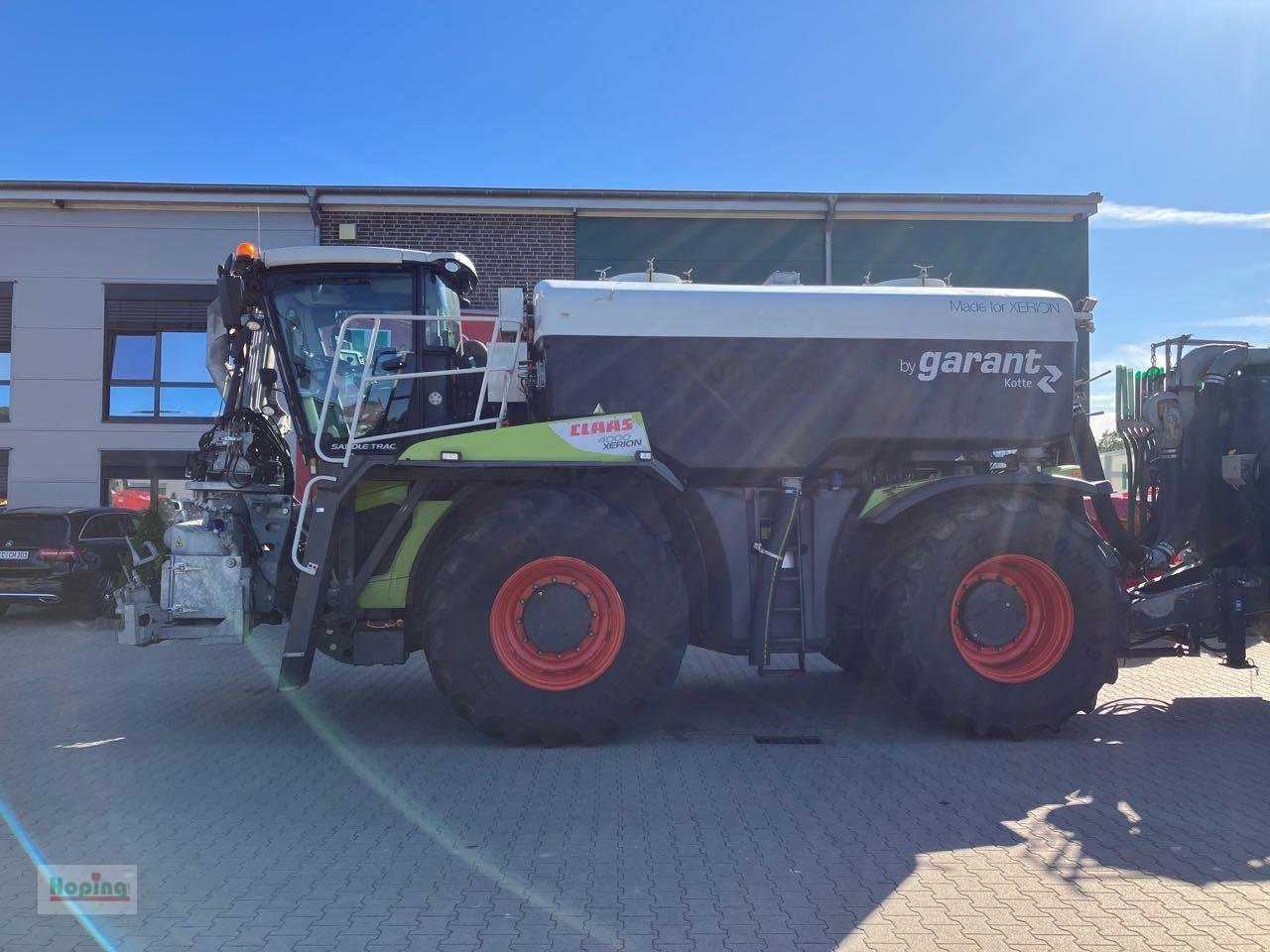 Tractor CLAAS Xerion 4000 Saddle Trac Gülletechnik