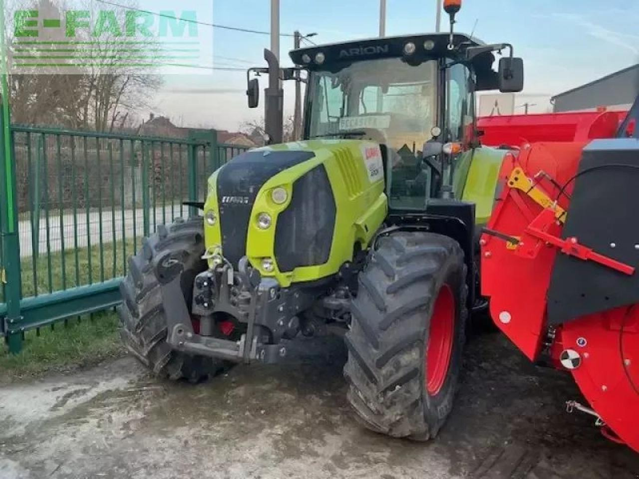 Tractor CLAAS arion620