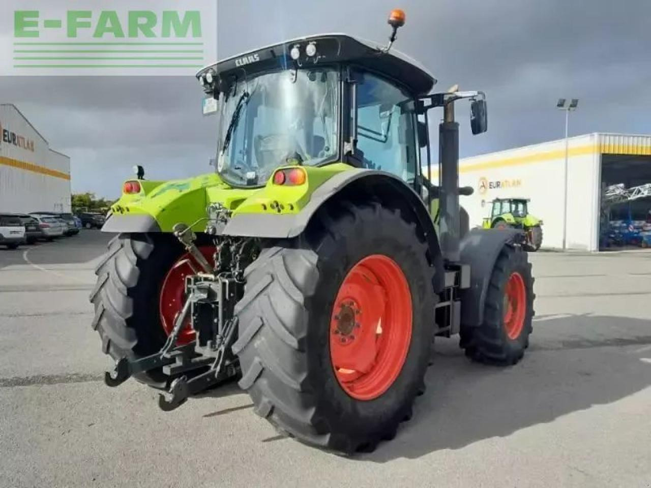 Tractor CLAAS arion620