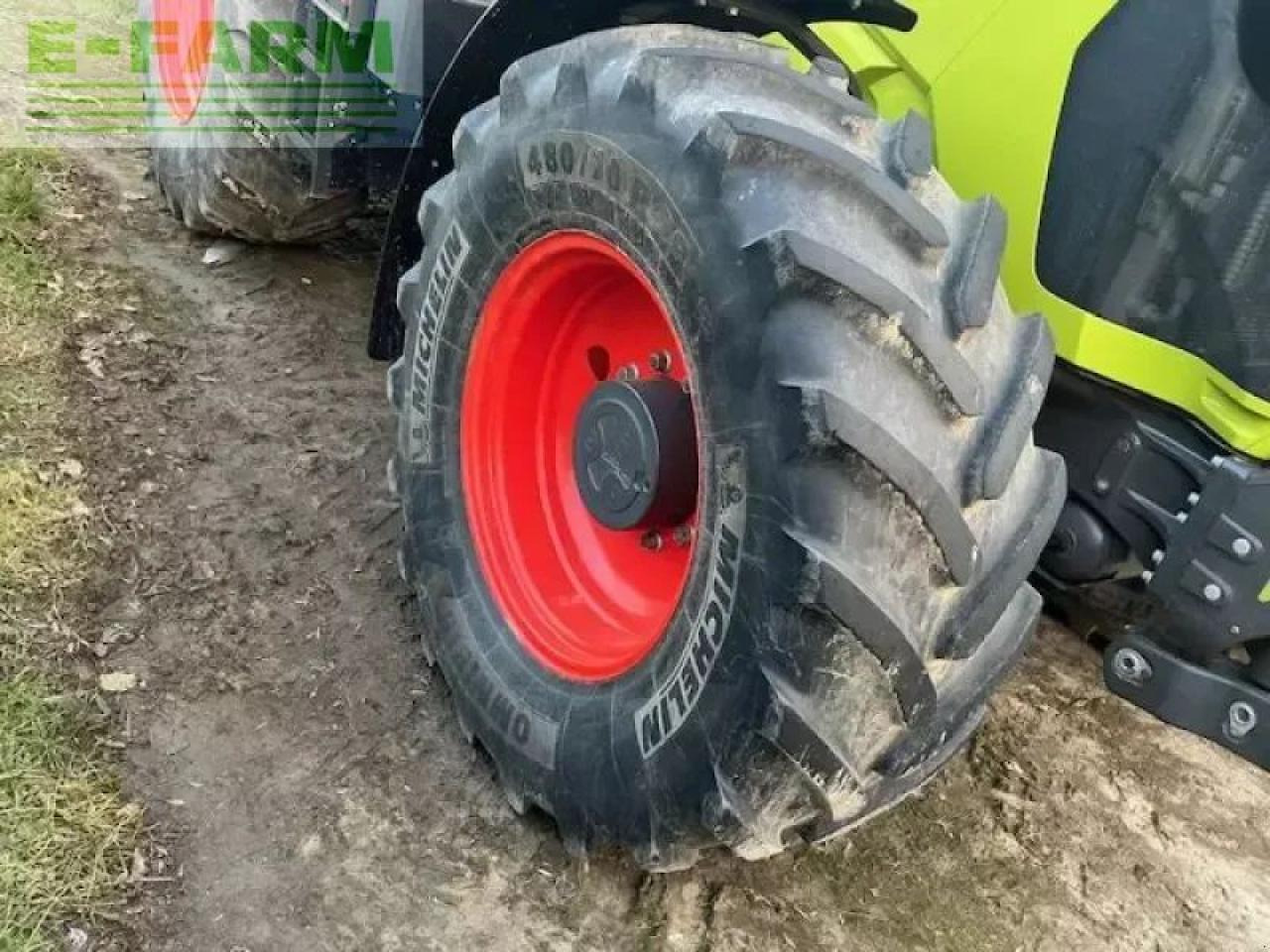 Tractor CLAAS arion620