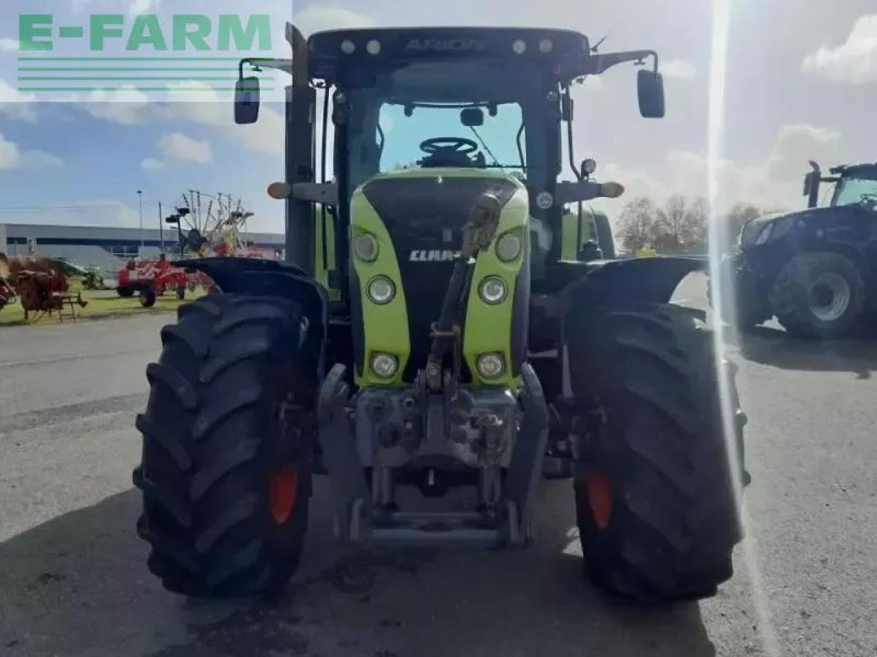 Tractor CLAAS arion620