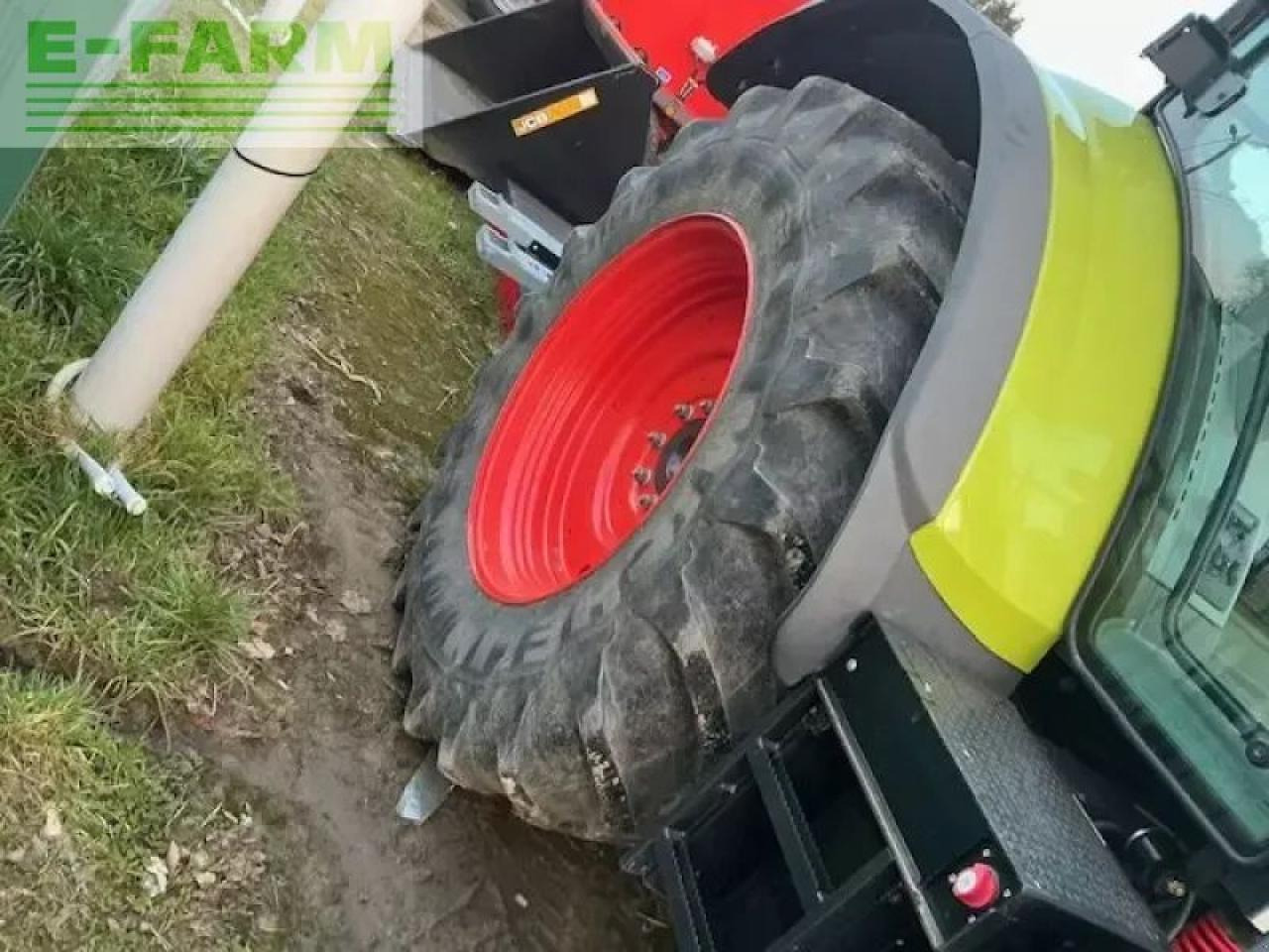 Tractor CLAAS arion620