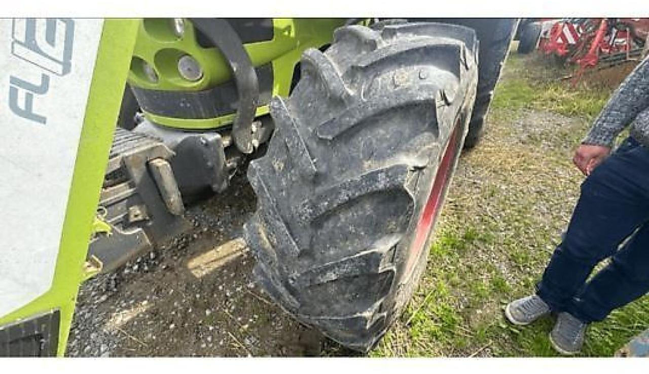 Tractor CLAAS arion640