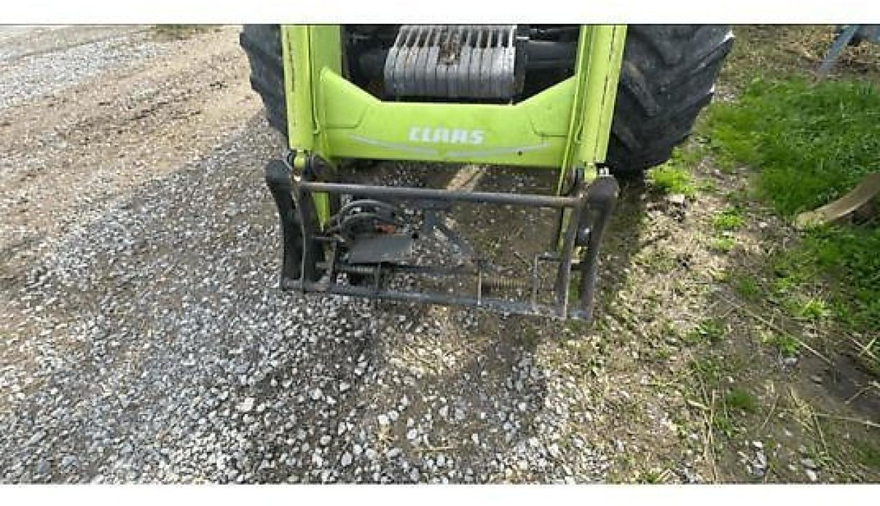 Tractor CLAAS arion640
