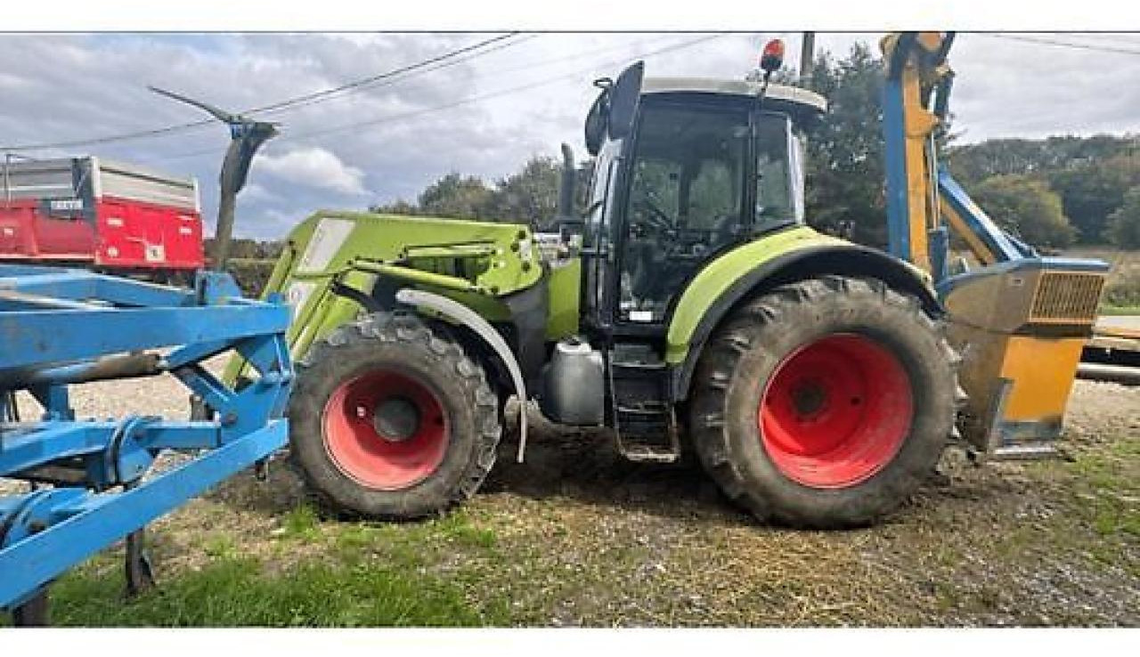 Tractor CLAAS arion640