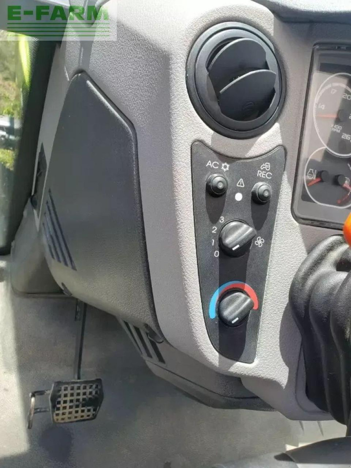 Tractor CLAAS arion 410