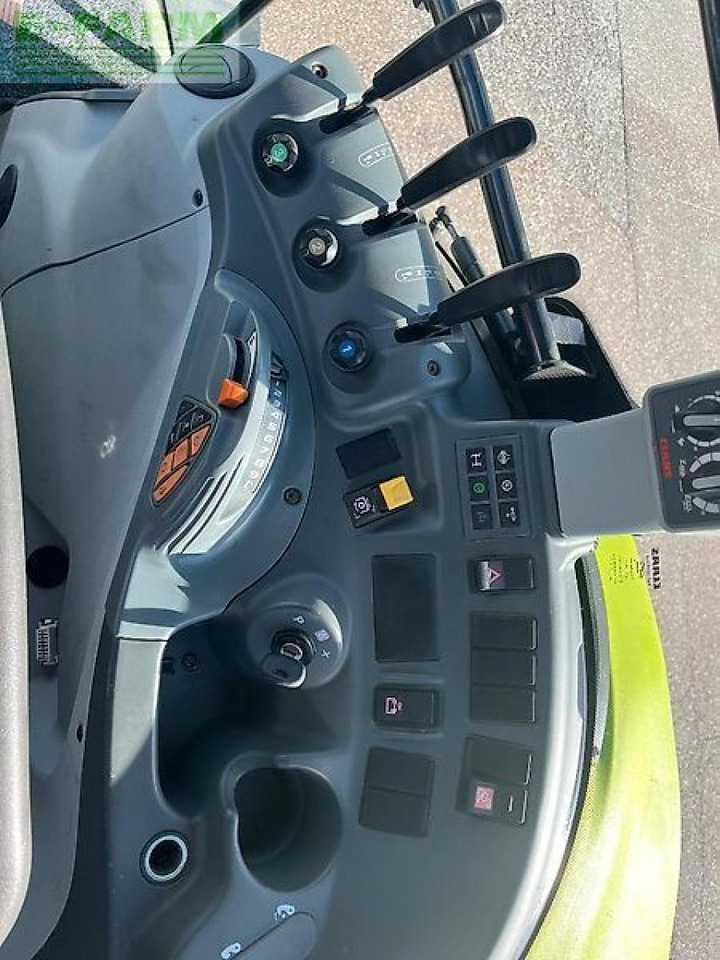 Tractor CLAAS arion 410