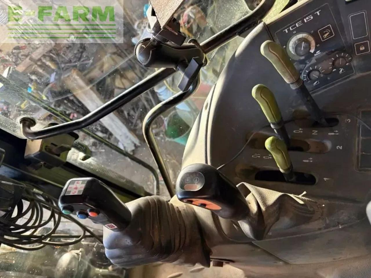 Tractor CLAAS arion 410