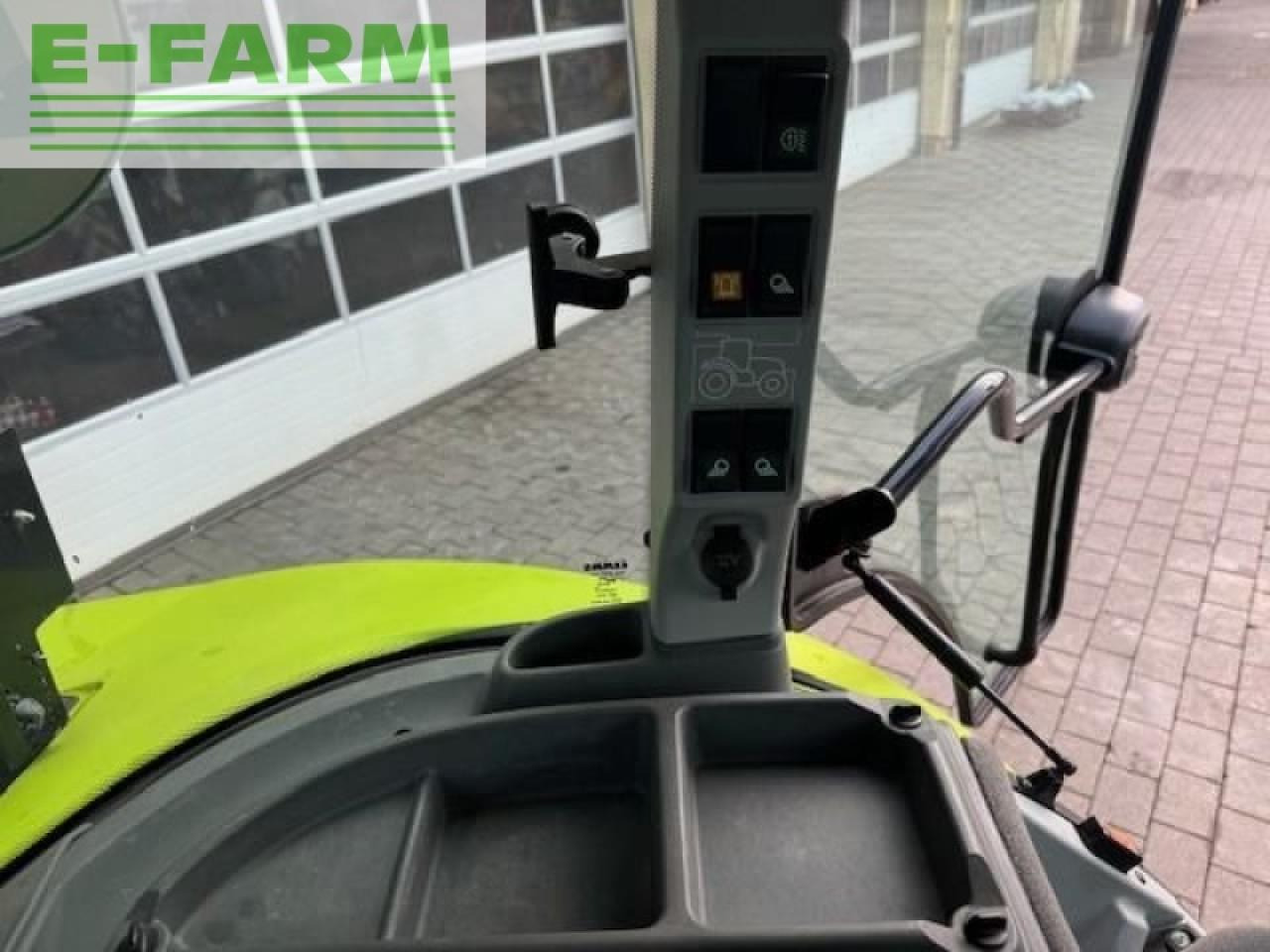 Tractor CLAAS arion 410 panoramic