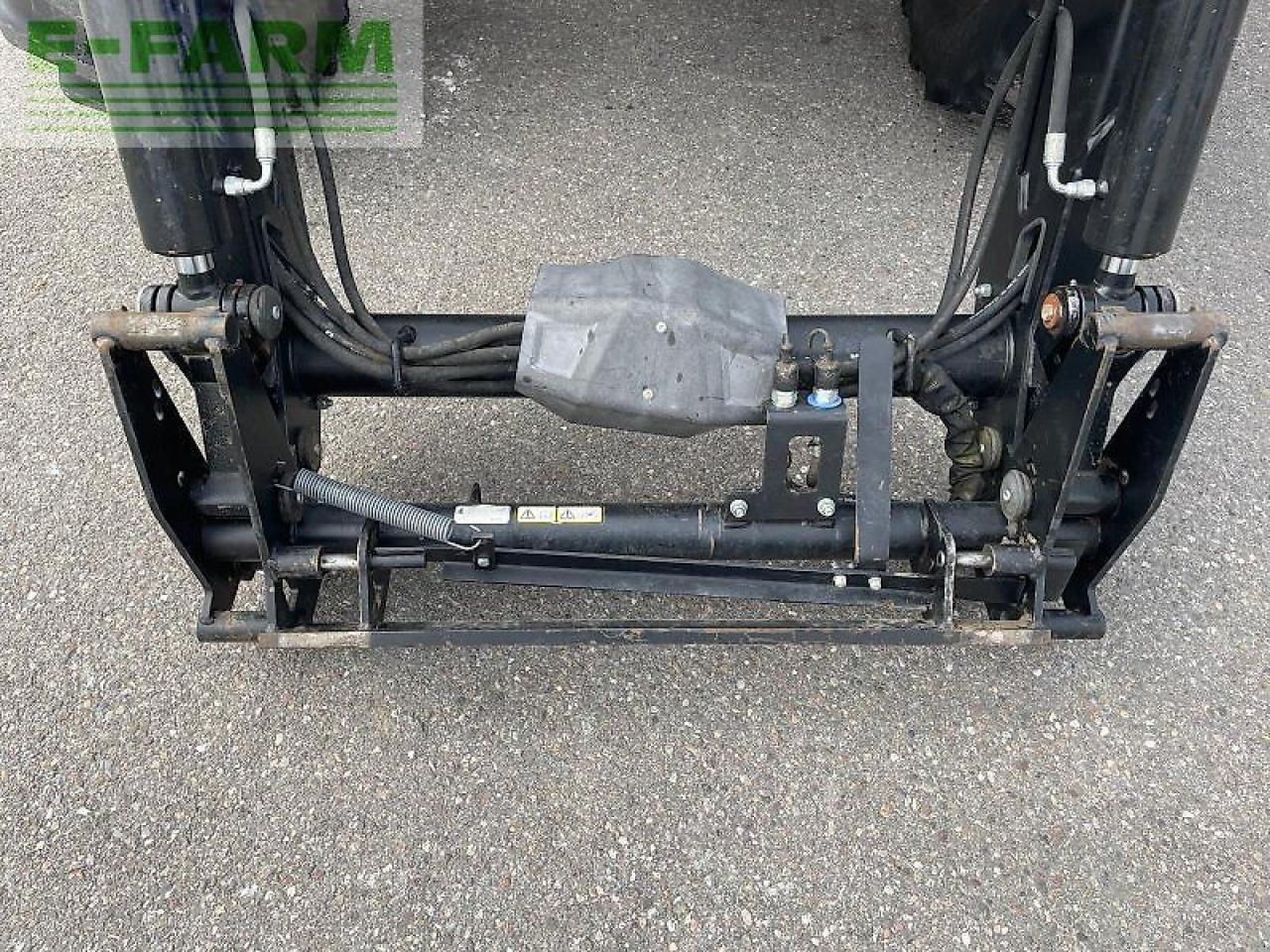 Tractor CLAAS arion 420