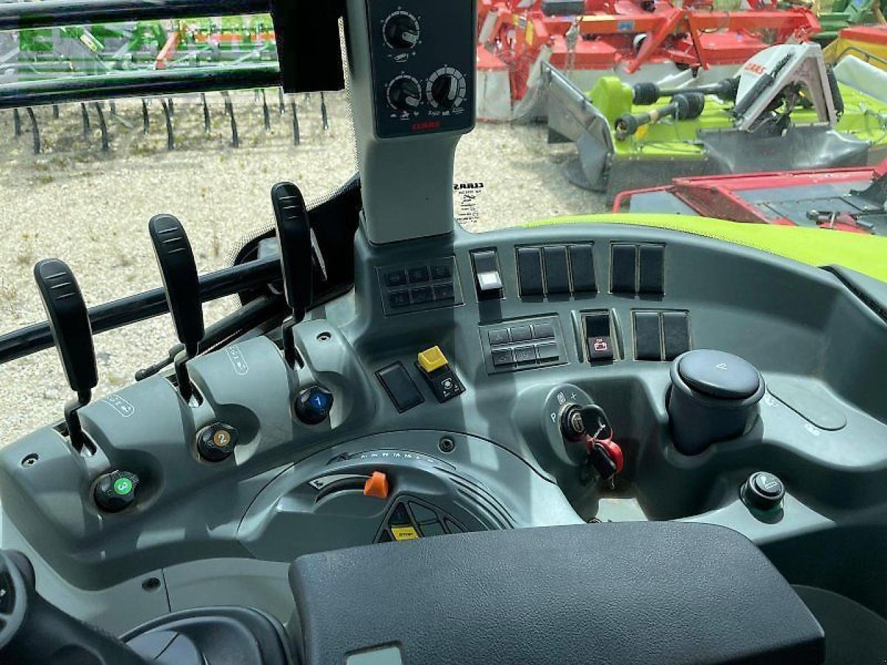 Tractor CLAAS arion 420 cis