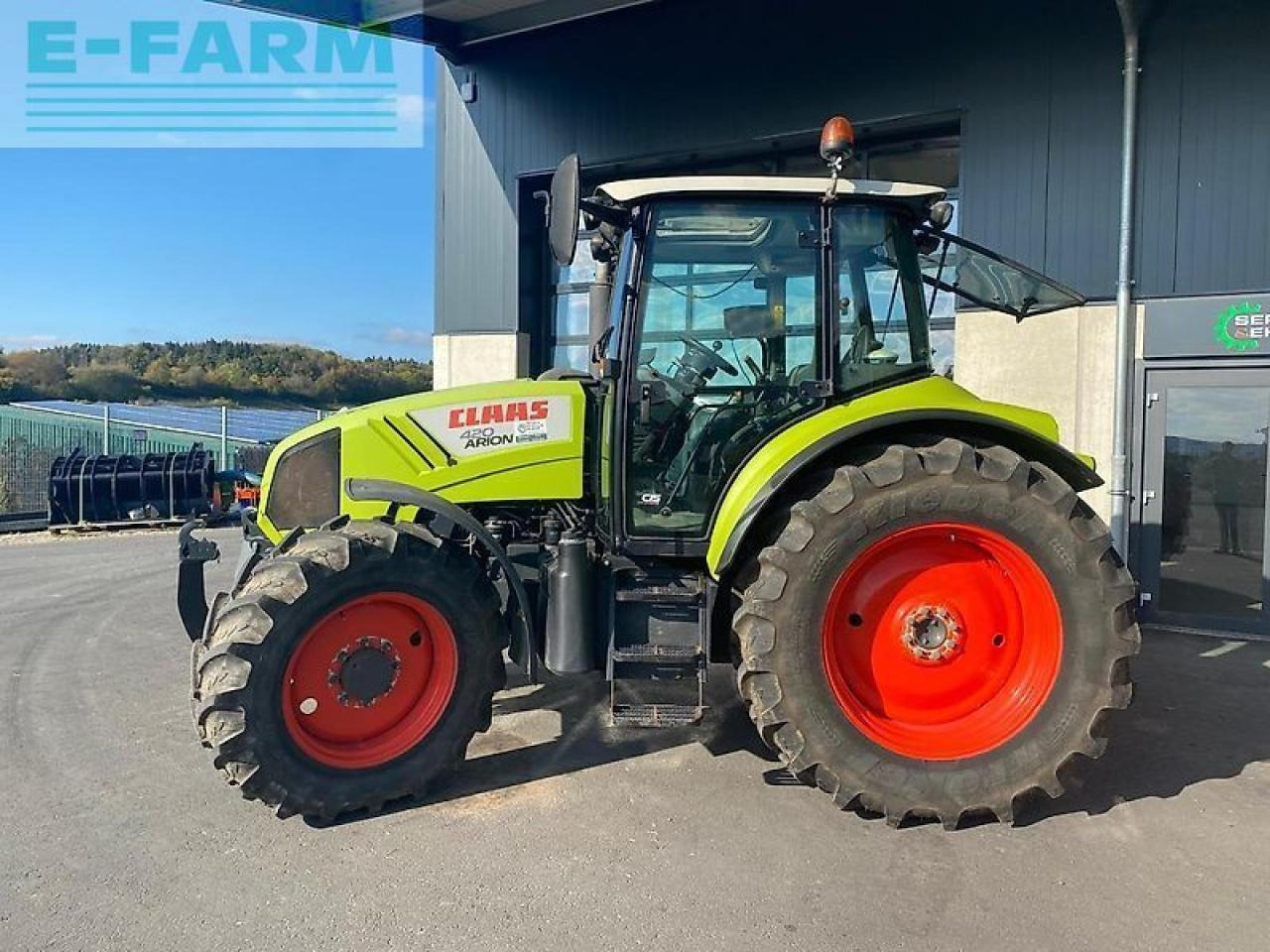 Tractor CLAAS arion 420 cis mit lenksystem und frontkraftheber