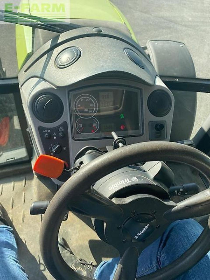 Tractor CLAAS arion 420 cis mit lenksystem und frontkraftheber