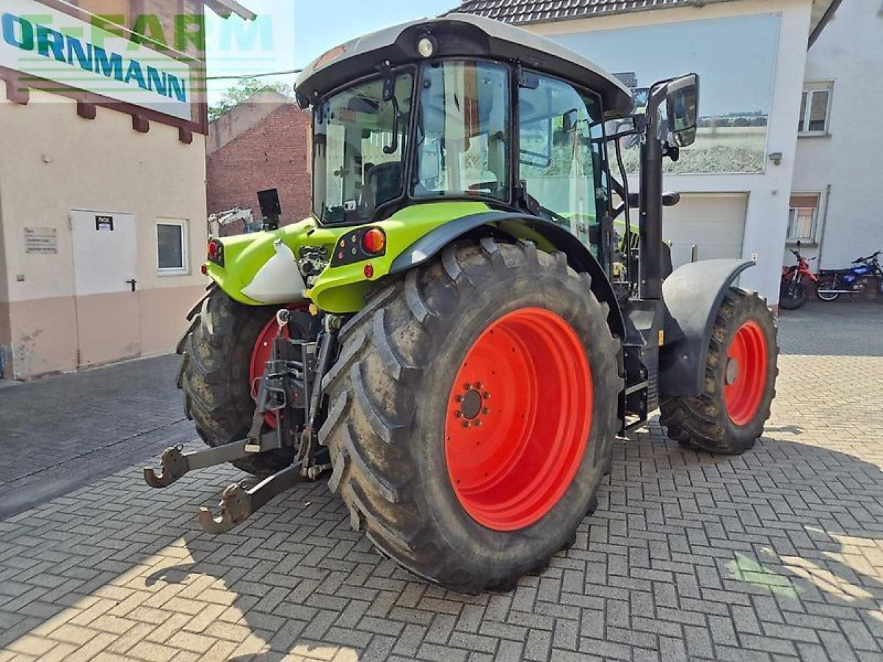 Tractor CLAAS arion 420 mit frontladerkonsolen, fkh und fzw