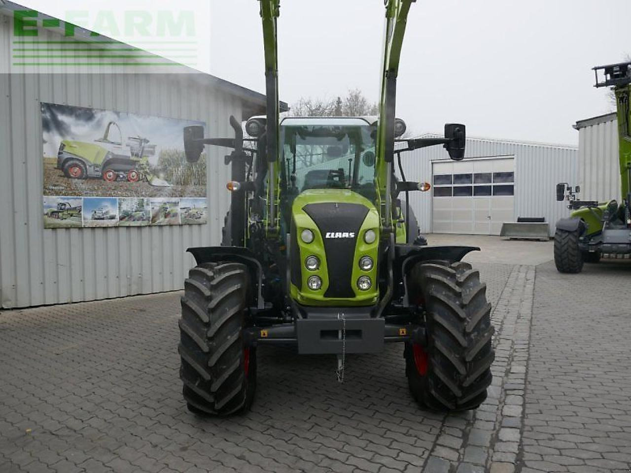 Tractor CLAAS arion 420 panoramic