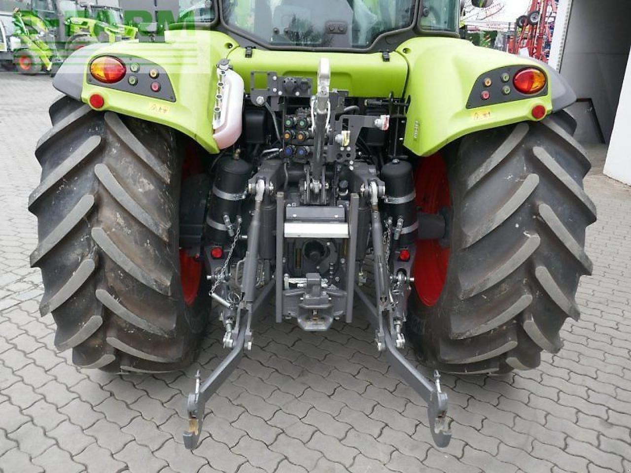 Tractor CLAAS arion 420 panoramic