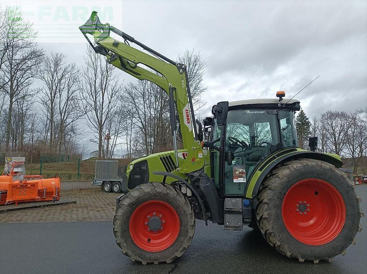 Tractor CLAAS arion 420 standard