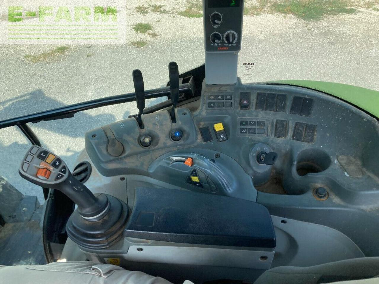 Tractor CLAAS arion 420 sur mesure