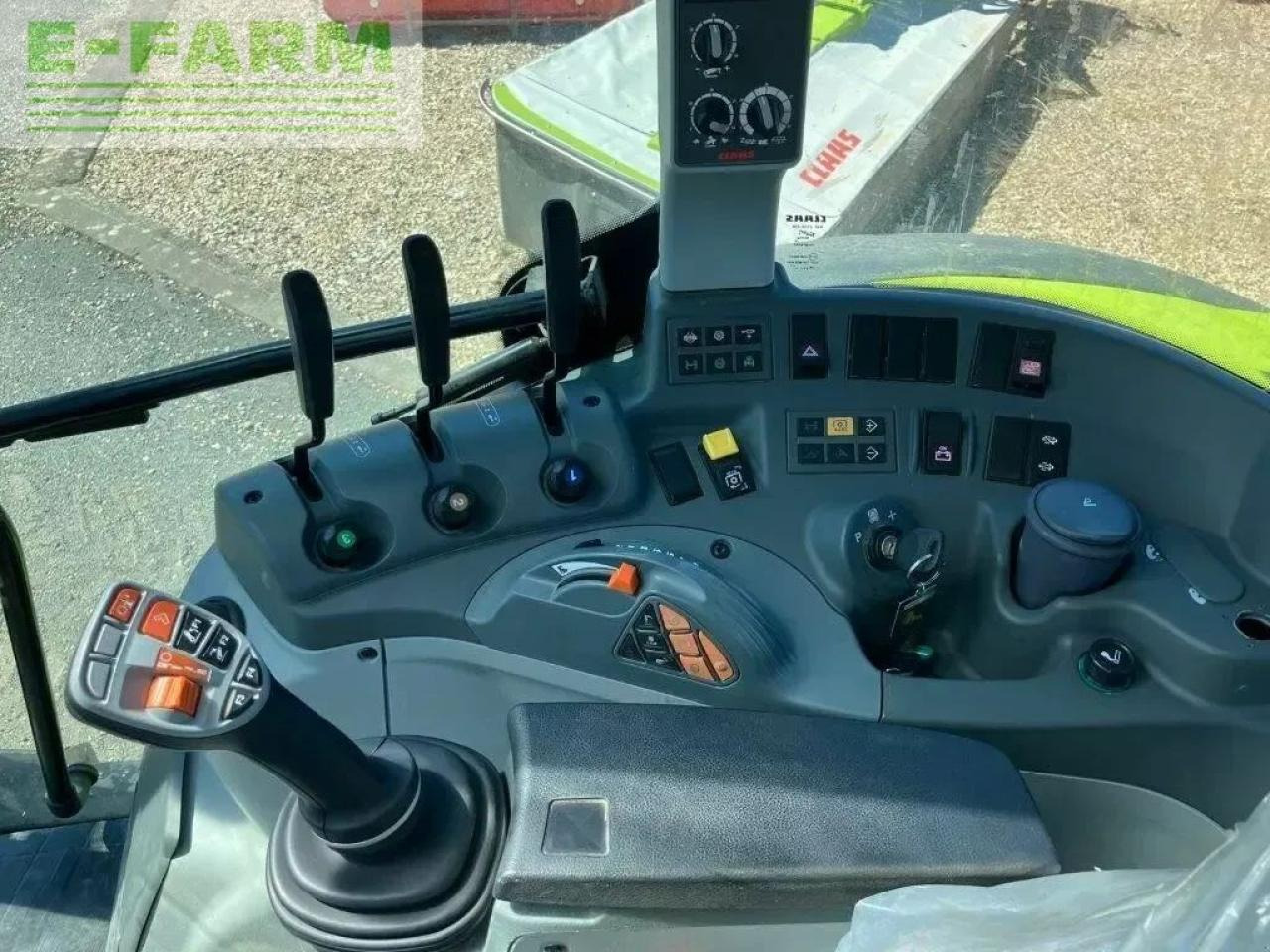 Tractor CLAAS arion 430 panoramic