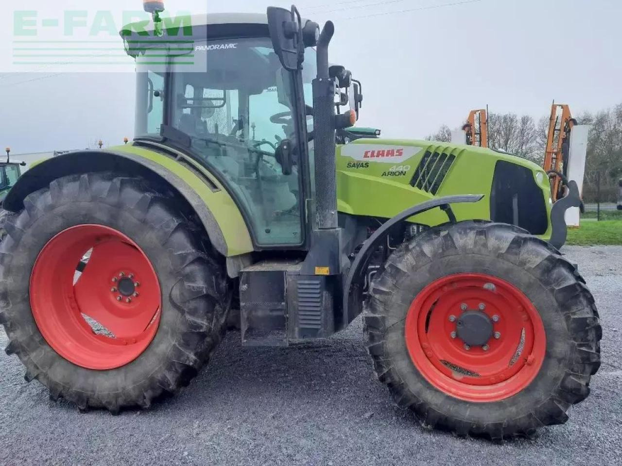 Tractor CLAAS arion 440